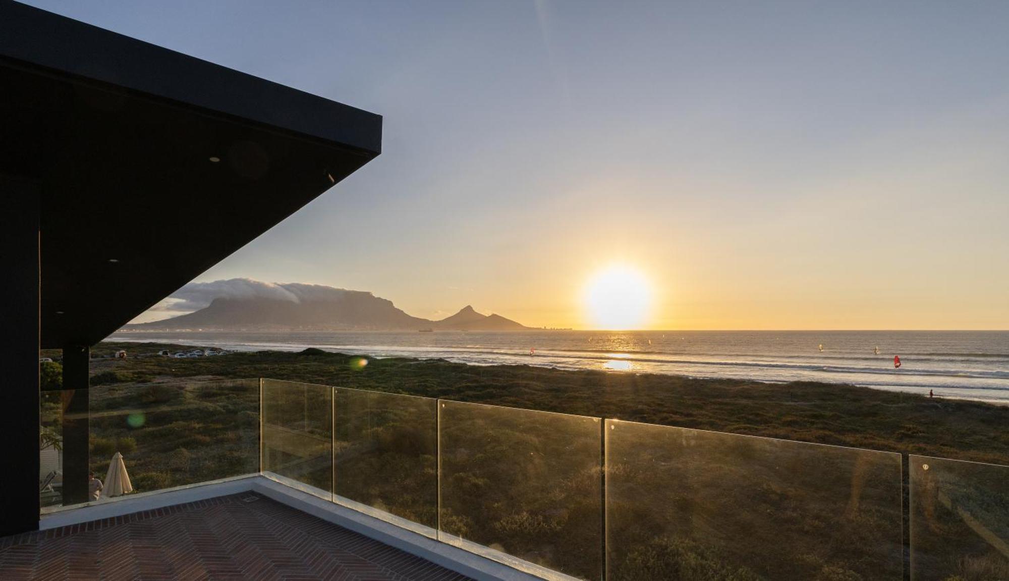 Ocean 9 - Sunset Beachfront Residency Cidade Do Cabo Exterior foto