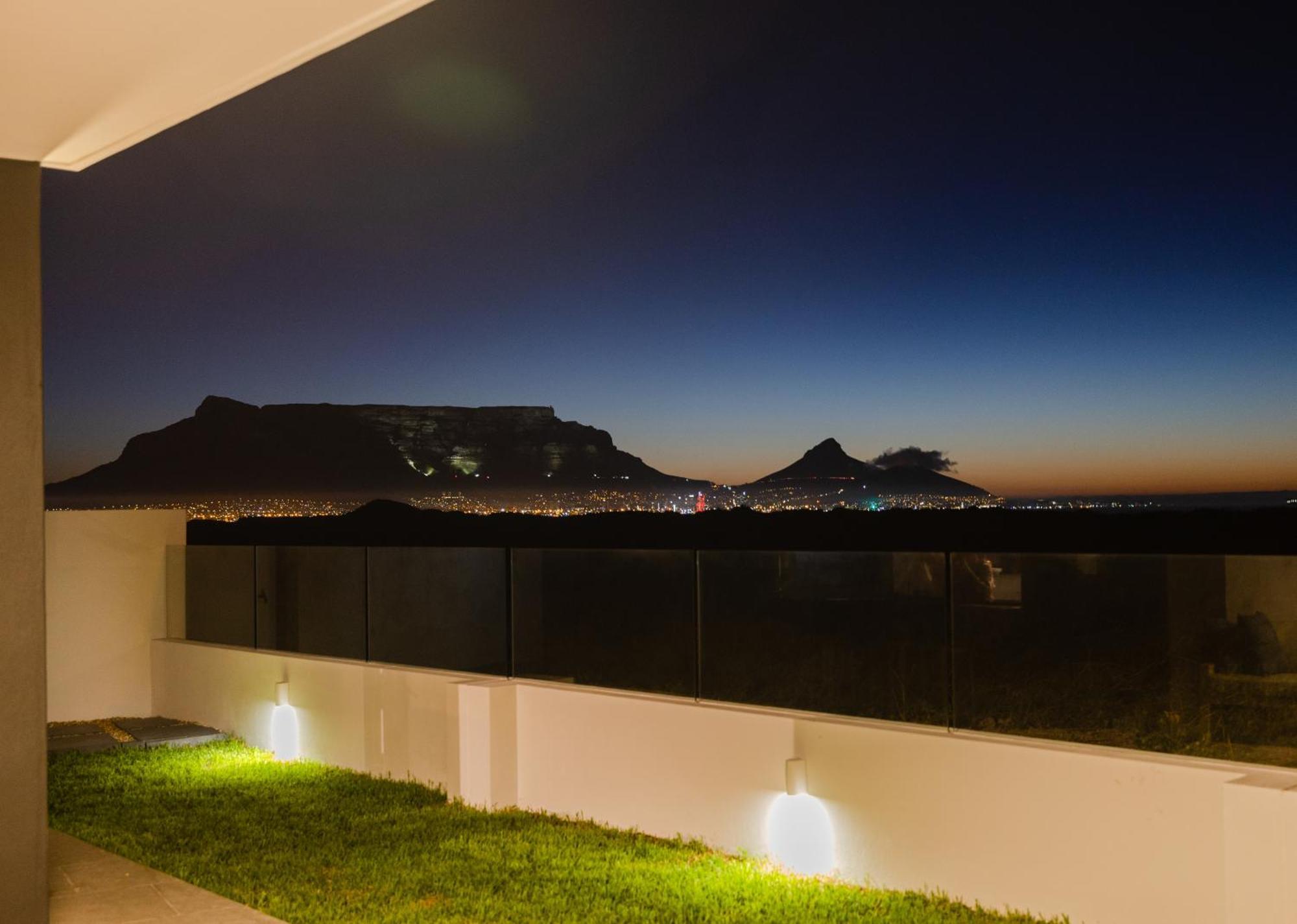 Ocean 9 - Sunset Beachfront Residency Cidade Do Cabo Exterior foto